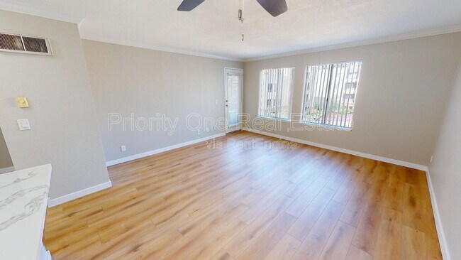 Building Photo - 8889 Caminito Plaza Centro