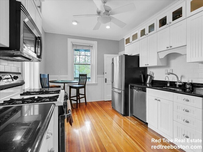 Primary Photo - 80 Browne St