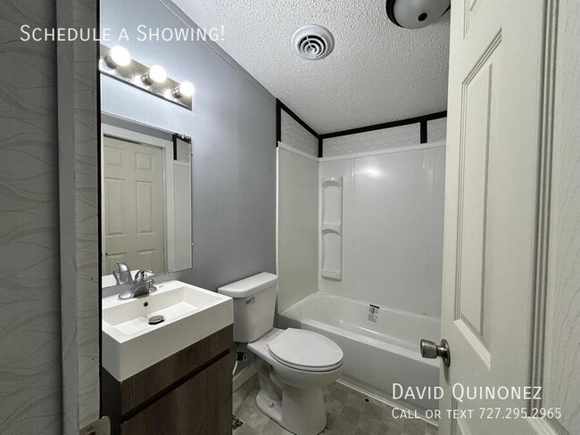 Building Photo - 4614 E Old Trail Rd