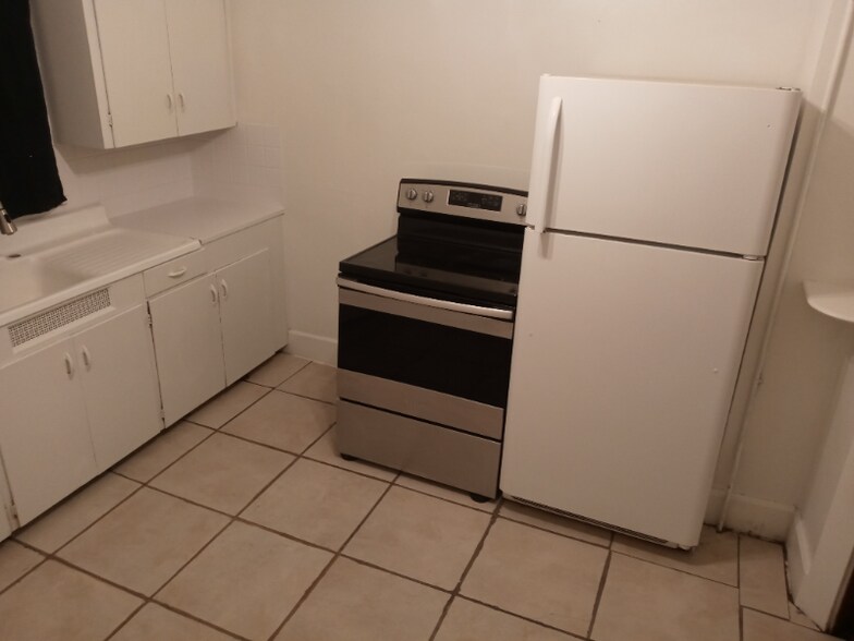 Building Photo - 1210 Erie St