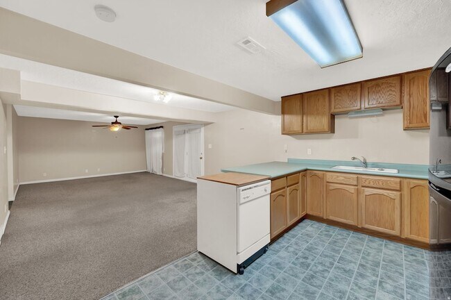 Building Photo - 4874 W 8660 S