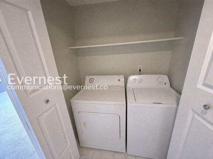 Building Photo - 4260 Dye St