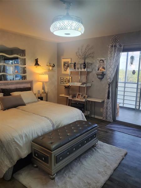 Building Photo - 4058 Ainslie Dr