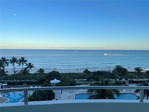 Building Photo - 5161 Collins Ave