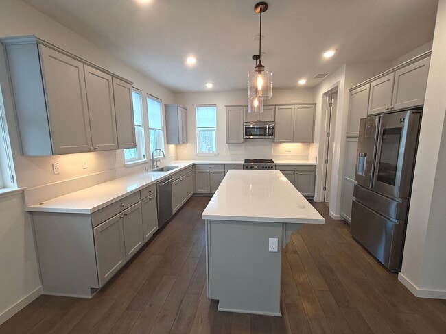 Building Photo - Coming Soon ? Bright, Modern Living in Sunnyvale