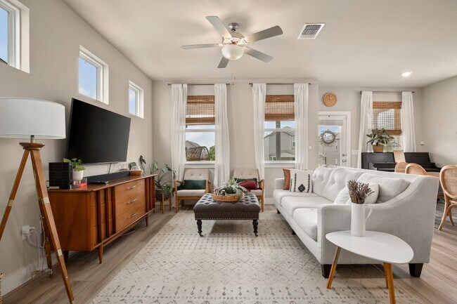 Building Photo - 7400 Travertine Spring Dr