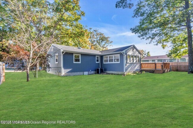 Building Photo - 2253 Llewellyn Pkwy