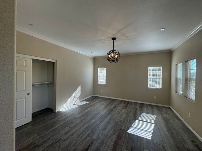 Building Photo - Charming 3-Bedroom Coastal Retreat