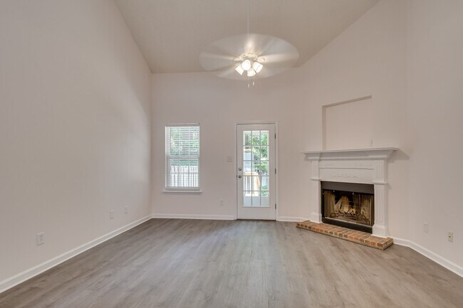 Building Photo - 513 Brians Way