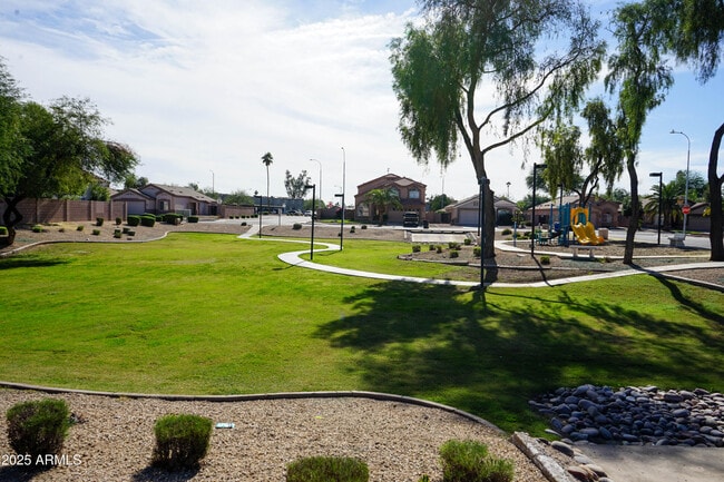 Building Photo - 898 E Monterey St