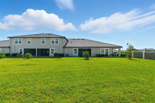 Building Photo - 31524 Golf Dr