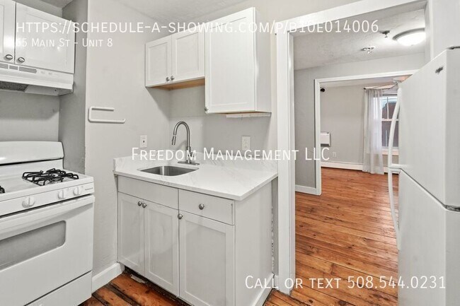 Building Photo - 65 Main St