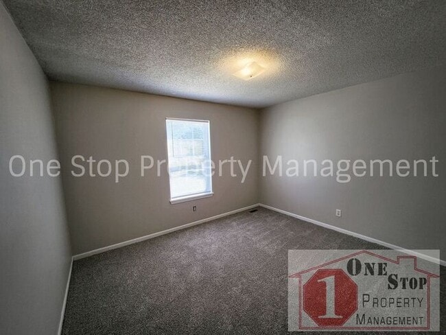 Building Photo - Gorgeous 3-Bedroom, 2-Bathroom home in Ray...