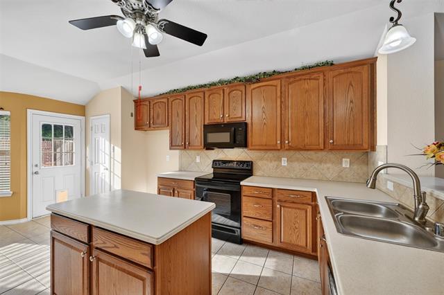 Building Photo - 3505 Willow Springs Dr
