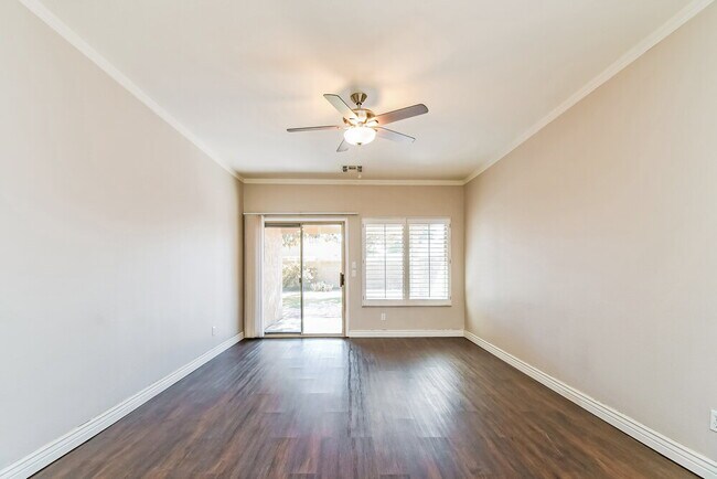 Building Photo - 631 E Renegade Pl