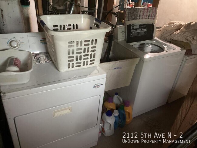 Building Photo - 2112 N 5th Ave