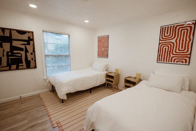 Building Photo - 1824 N 12th St