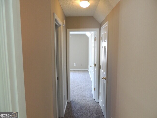 Building Photo - 70 Vinny's Terrace