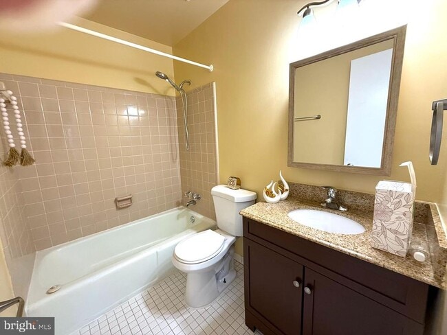 Building Photo - 5278 Lonsdale Dr