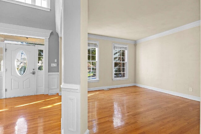 Building Photo - Founders Point