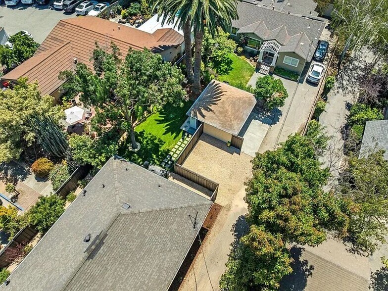 Building Photo - 1081 Bird Ave.