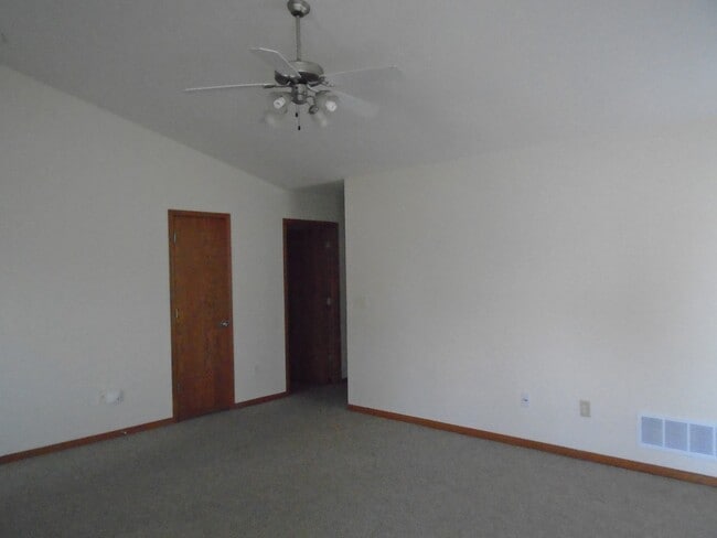 Building Photo - 408 Brookmont Dr