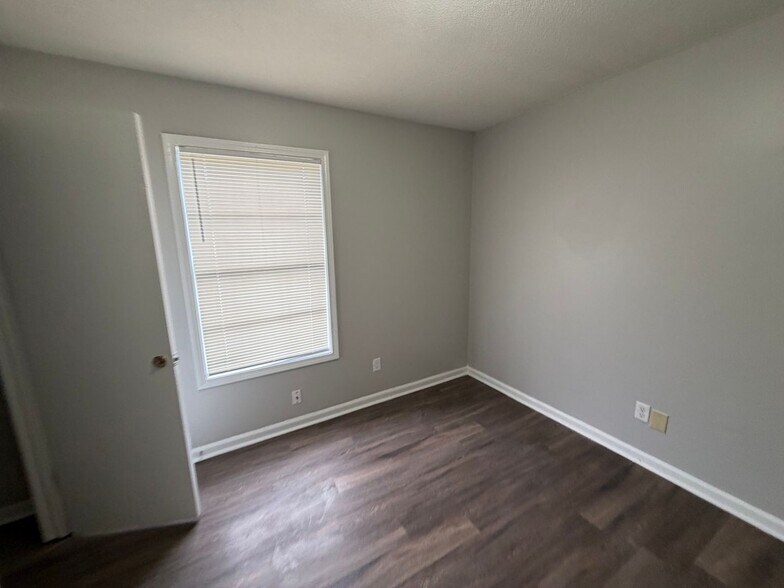 Building Photo - 4169 Double Tree St