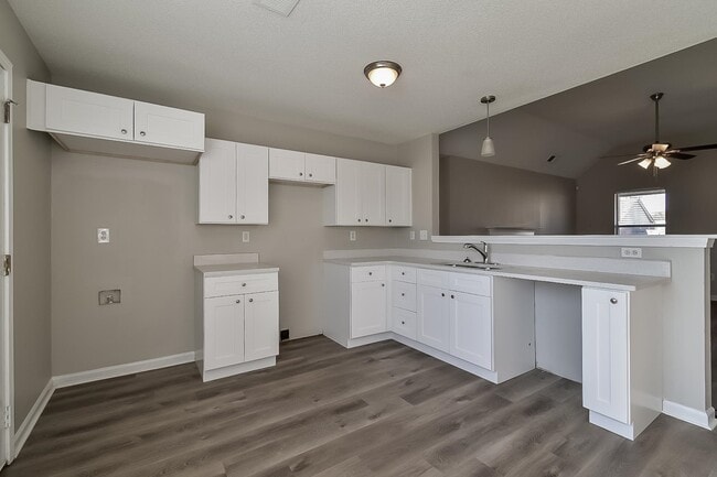 Building Photo - 4539 Longtree Ave