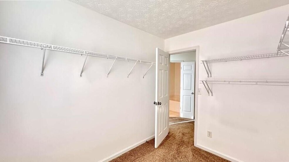 Building Photo - 6243 Shoreview Cir