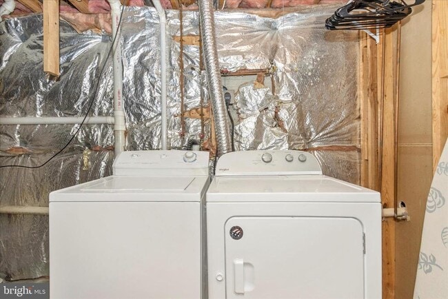 Building Photo - 207 Contour Rd