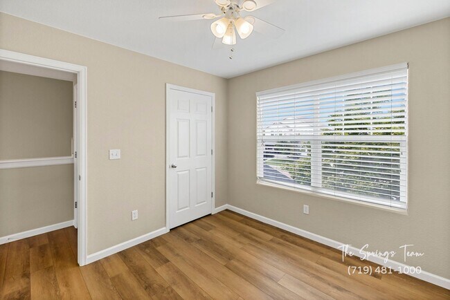 Building Photo - CHARMING, RECENTLY REMODELED 3BD HOME w/ E...