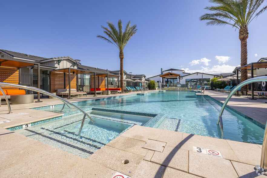 Swimming Pool and Spa - Bloom at Deer Valley