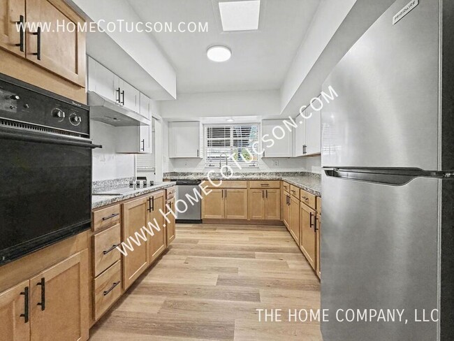 Building Photo - 413 W Pso Solana