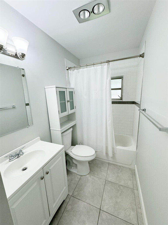 Building Photo - 9602 NW 72nd St