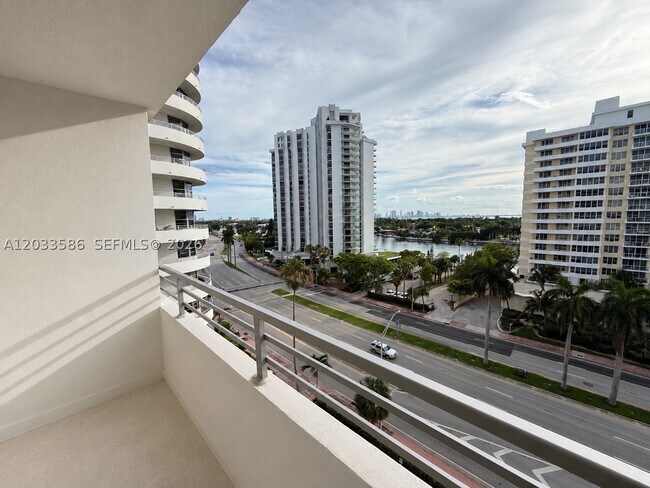 Building Photo - 5555 Collins Ave