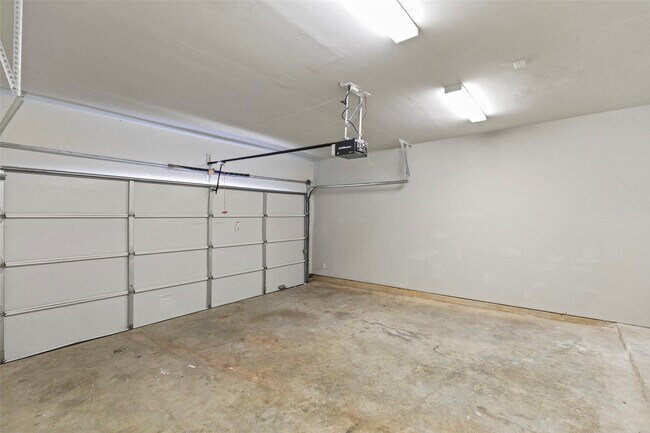 Building Photo - 1613 Wheeler Ave