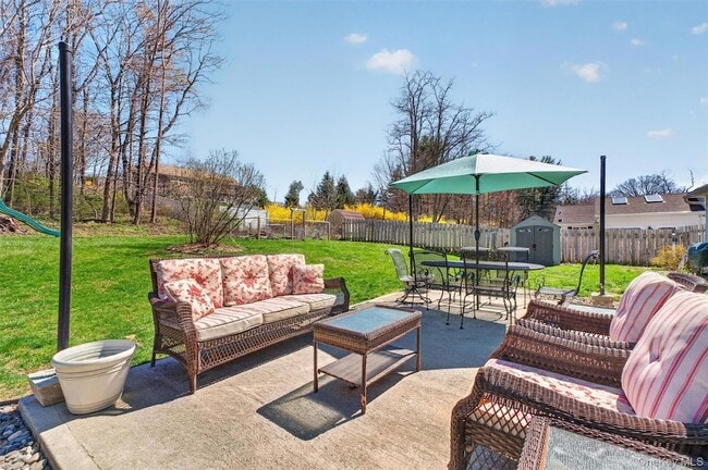 Building Photo - 49 Clover Hill Dr