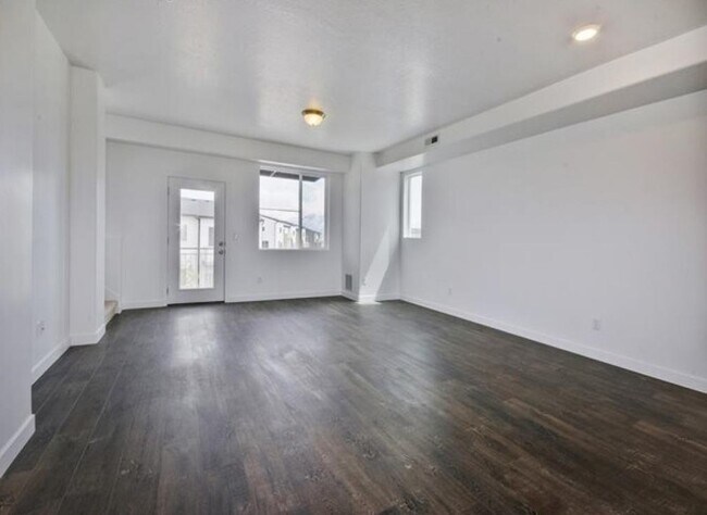Building Photo - 13353 Celestina Ln