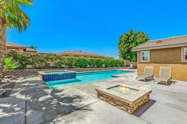 Building Photo - 83631 Himalaya Dr