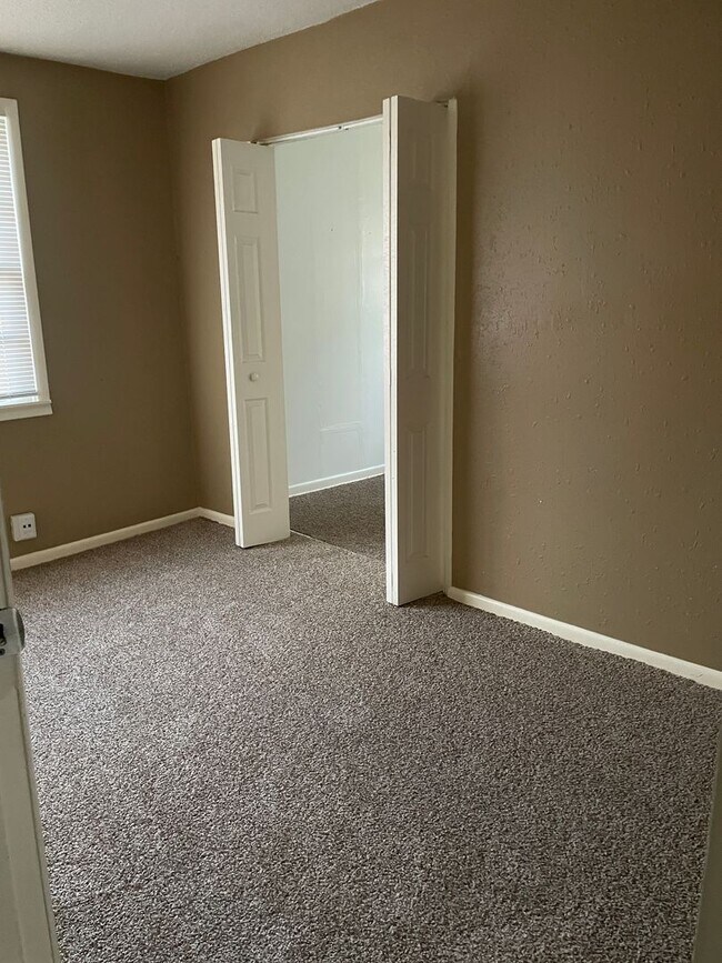 Building Photo - MOVE IN SPECIAL!! LIMITED TIME ONLY!! FIRST MONTH FREE!