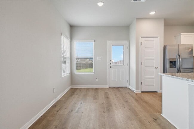 Building Photo - 525 Caymus Dr