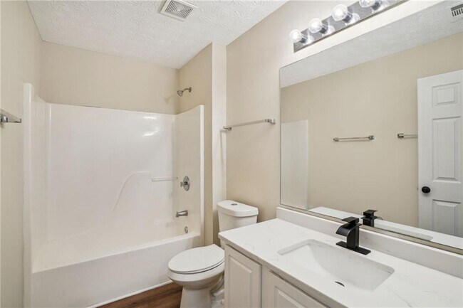 Building Photo - 4593 Parkway Cir