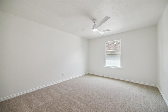 Building Photo - 6806 Flowermound Dr