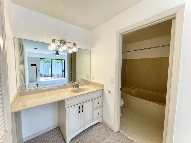 Building Photo - Unfurnished 2 BR condo Annual Rental in Ti...