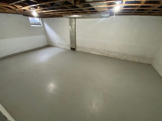 Building Photo - Charming Woods Park Home | 2 Bed | Fenced Yard | Garage | $1800/mo