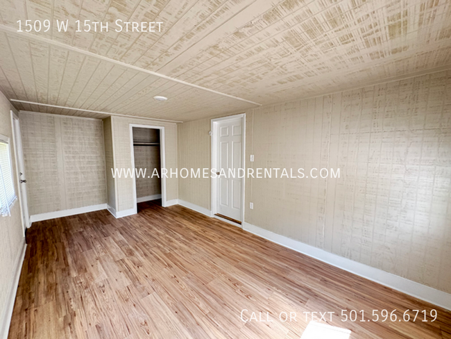 Building Photo - 1509 W 15th St