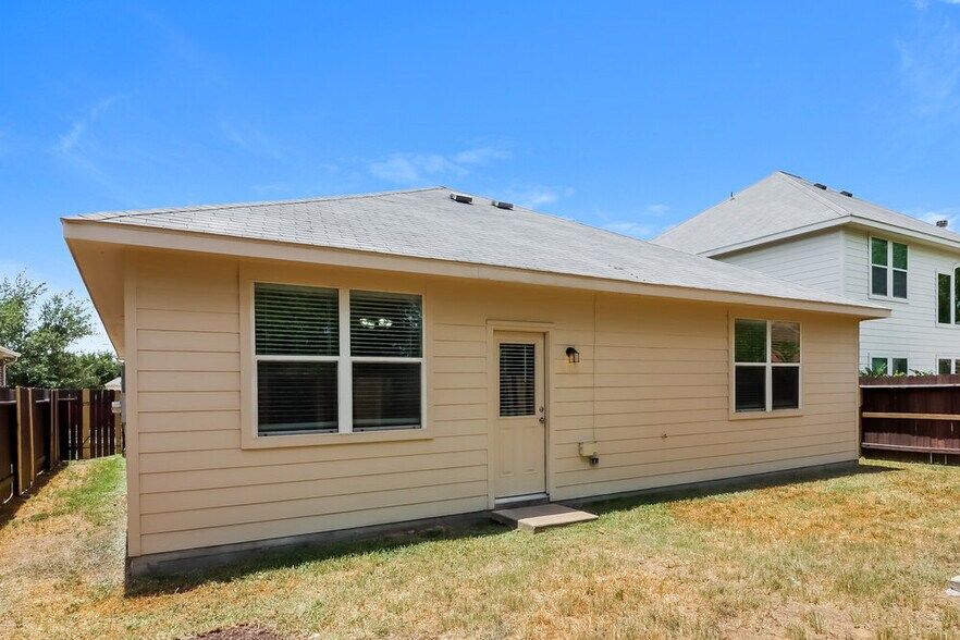 Building Photo - 2618 Key W Dr