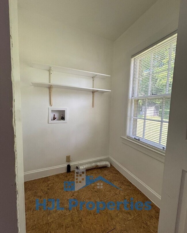 Building Photo - 131 McGavock Pk