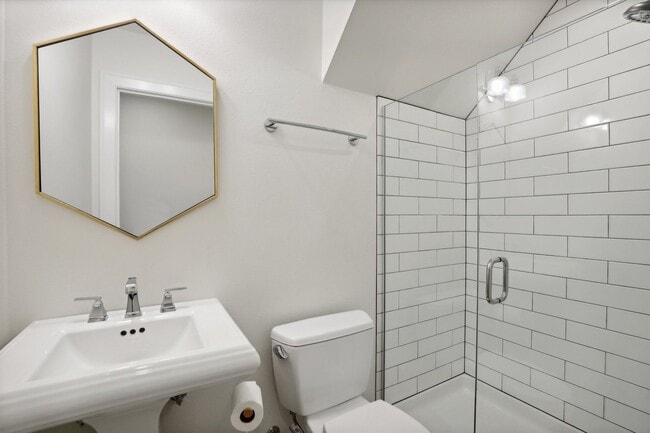 Building Photo - DESIRABLE CRESTON-KENILWORTH / CORNER LOT, LUXURY 4 BEDROOM, TWO EN-SUITES W/FULL BATHS