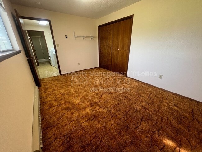 Building Photo - 5210 W Henry St